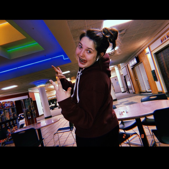 Meet your Posher, Lanna - Picture 1 of 1